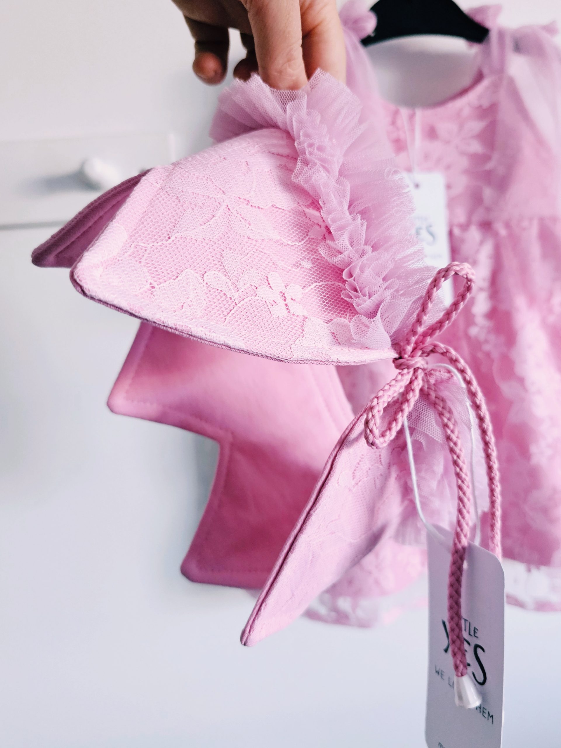 Kronis meitenei. Sasienams mežģīņu kronis. "Gaiši rozā" - Image 5