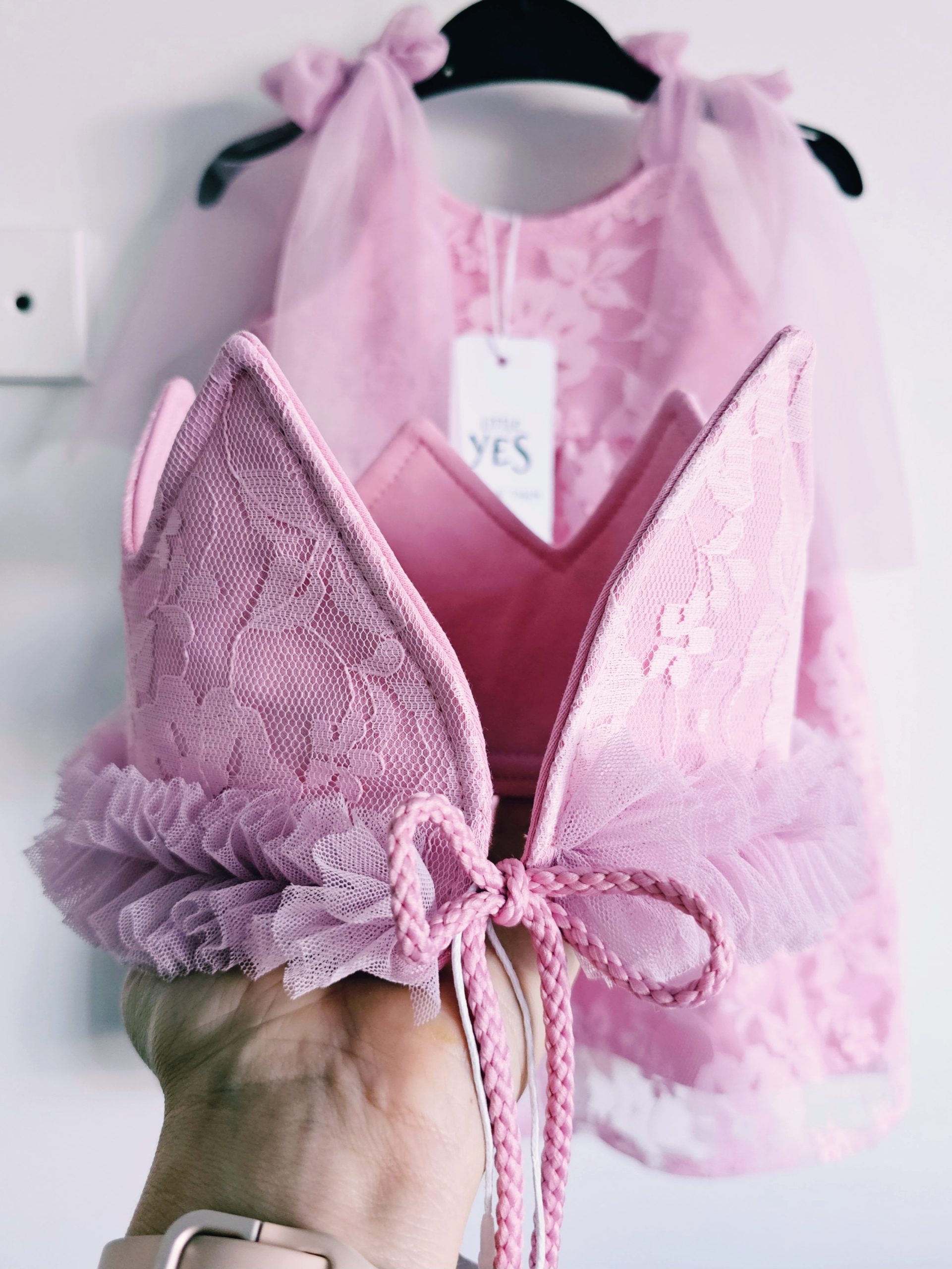 Kronis meitenei. Sasienams mežģīņu kronis. "Gaiši rozā" - Image 4